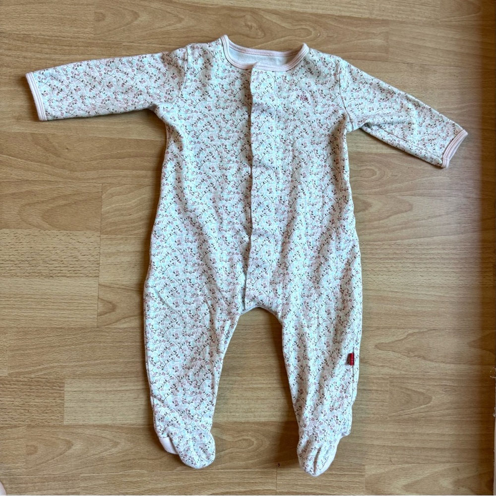 Magnetic Me organic cotton footie pink floral size 6-9m